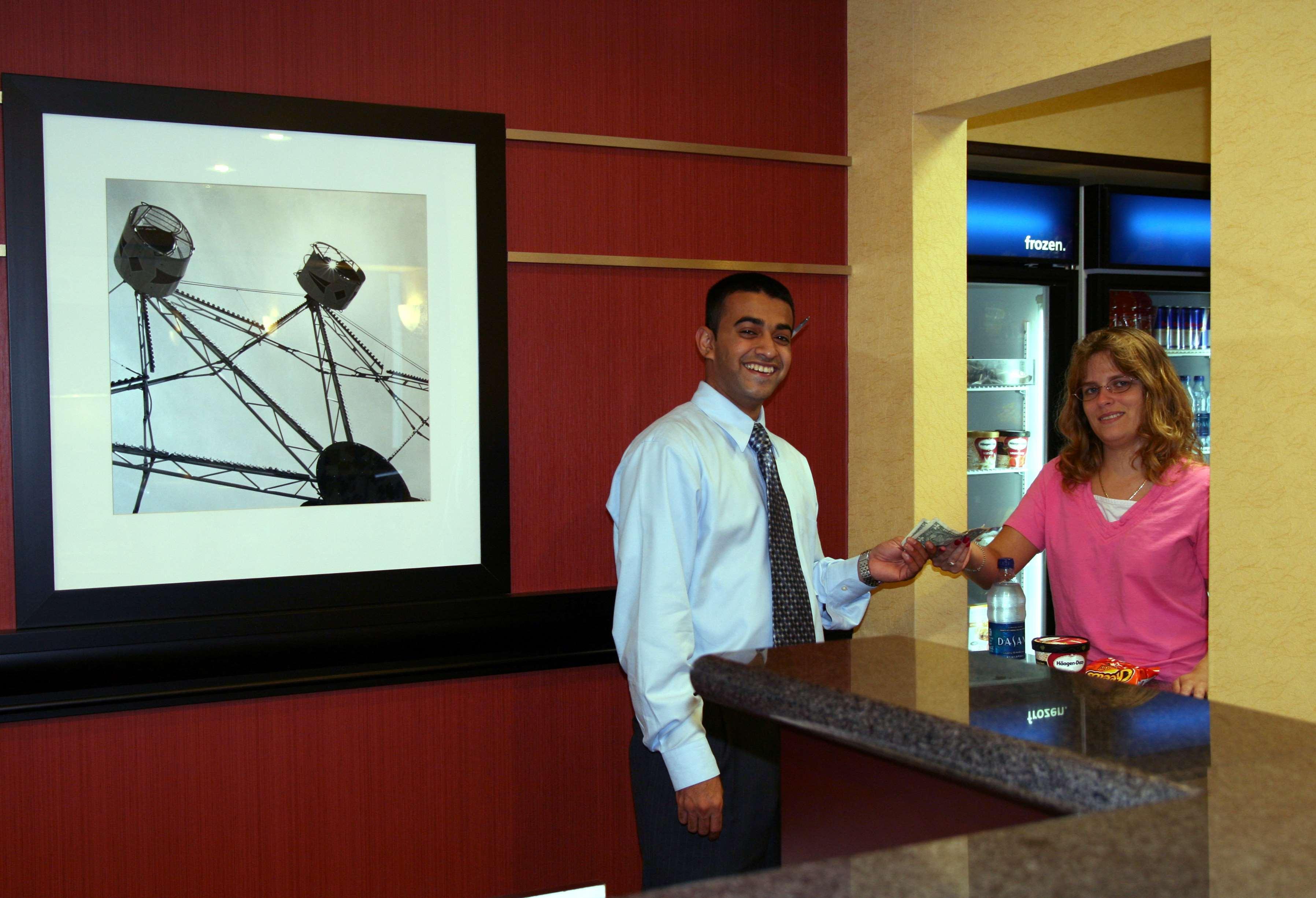 Hampton Inn & Suites Louisville East Ristorante foto