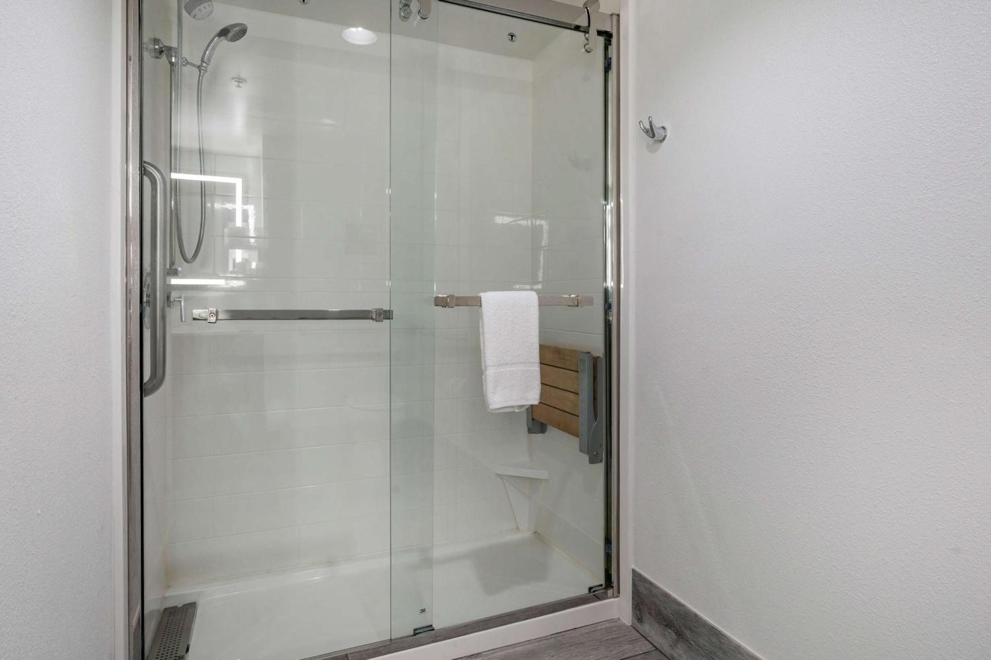 Hampton Inn & Suites Louisville East Esterno foto