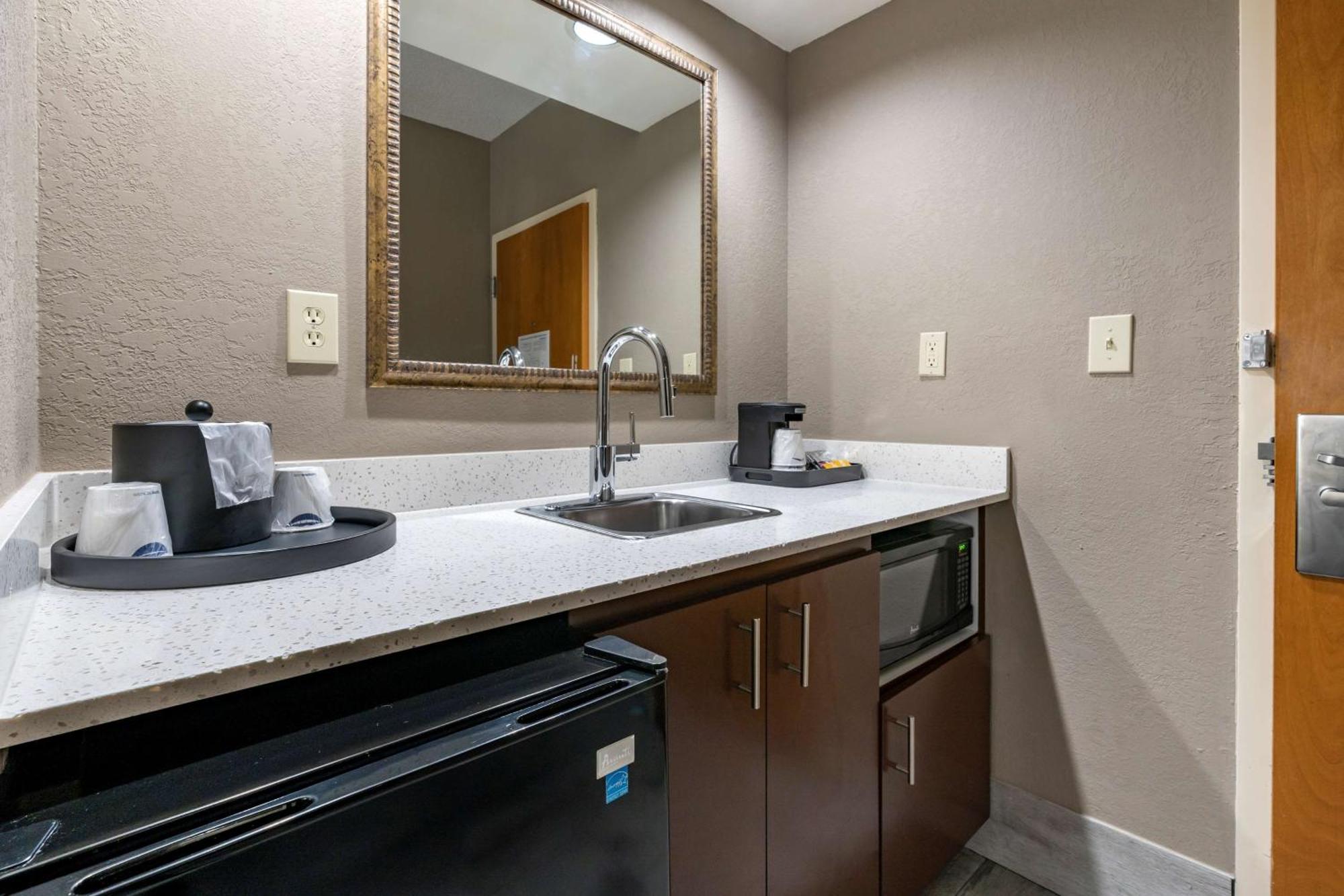 Hampton Inn & Suites Louisville East Esterno foto