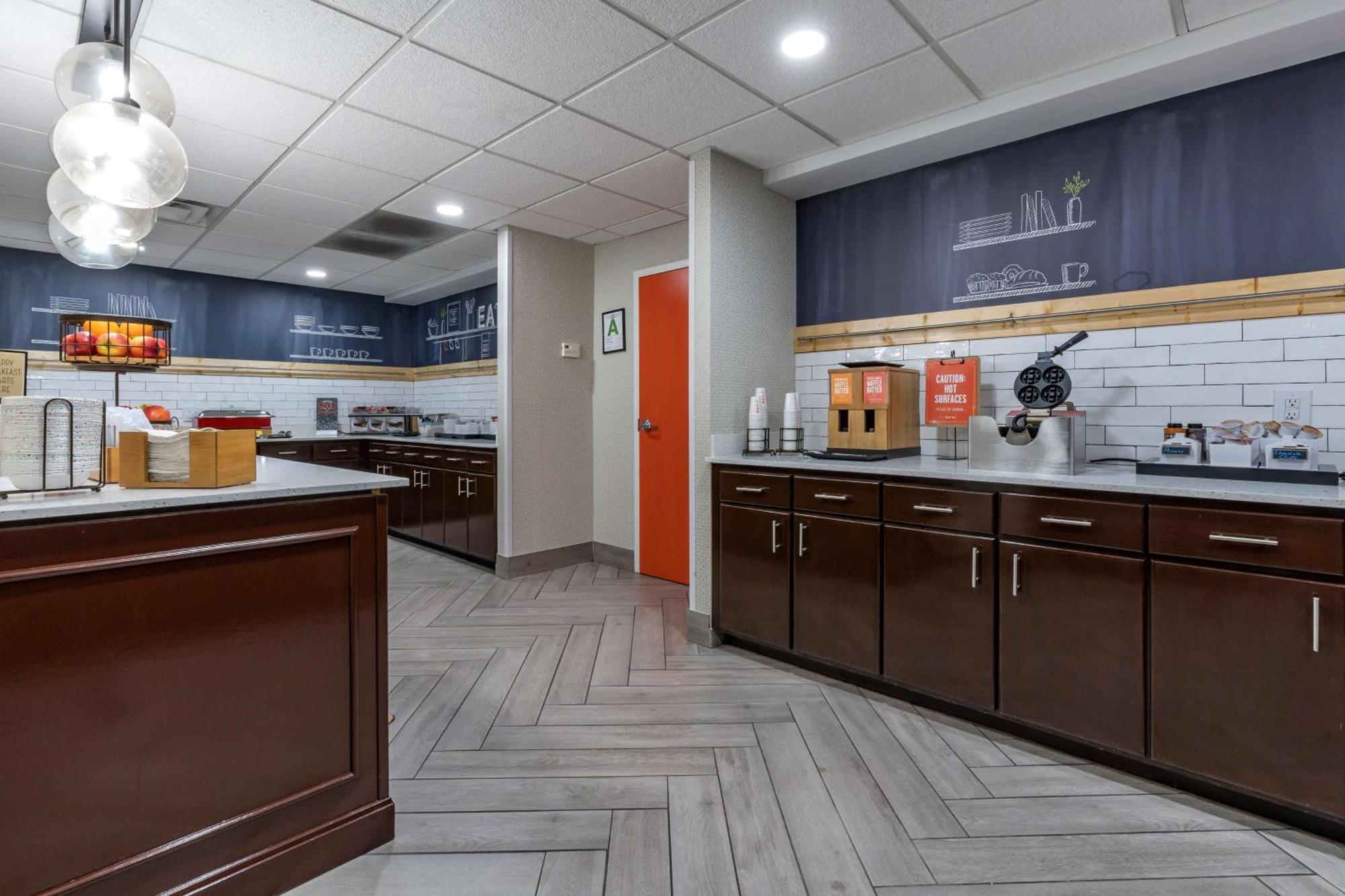 Hampton Inn & Suites Louisville East Esterno foto