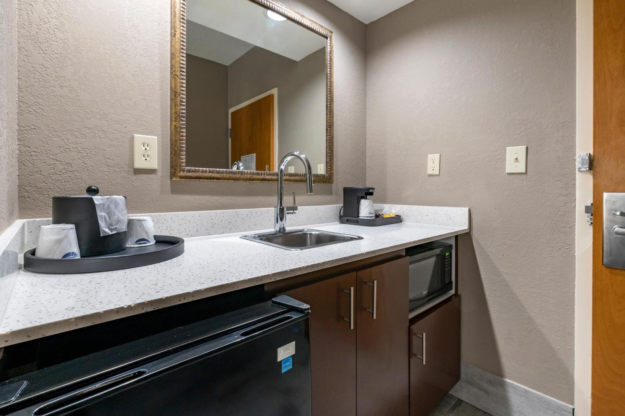 Hampton Inn & Suites Louisville East Esterno foto